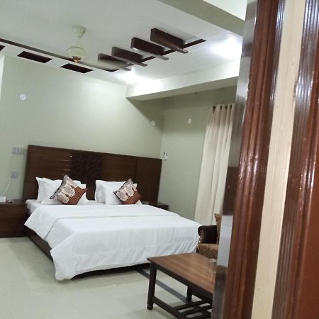 Hotel Al Markaz Исламабад Екстериор снимка