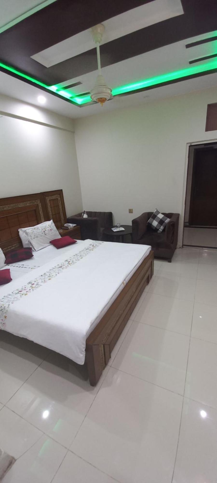 Hotel Al Markaz Исламабад Екстериор снимка