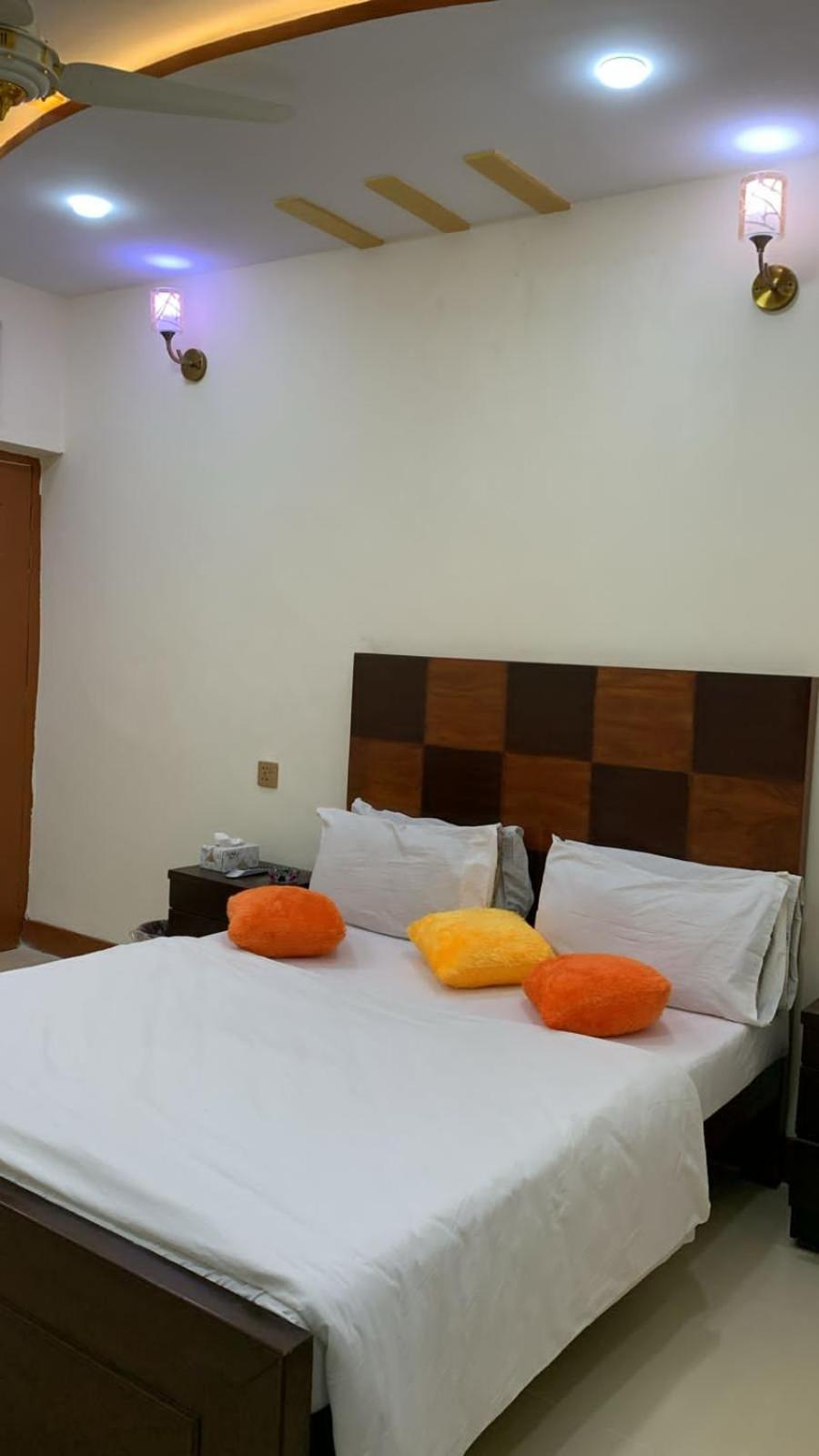 Hotel Al Markaz Исламабад Екстериор снимка