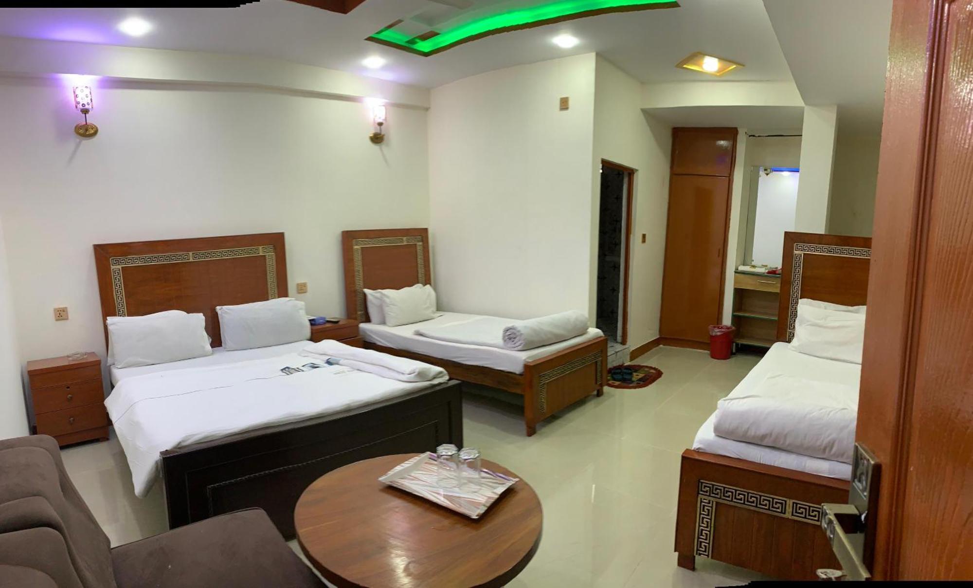 Hotel Al Markaz Исламабад Екстериор снимка