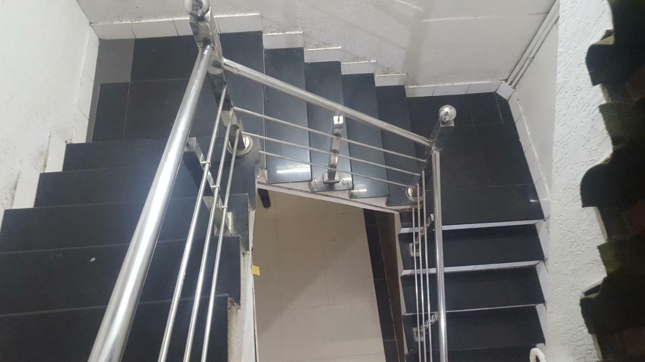 Hotel Al Markaz Исламабад Екстериор снимка